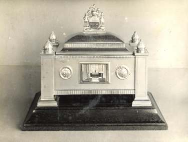 Silver gilt casket made by Walker and Hall - presented to the Right Rev. Leonard Hedley Burrows D.D., D.Litt, with the Honorary Freedom of the City of Sheffield, the Lord Bishop of Sheffield, 1914 - 1939