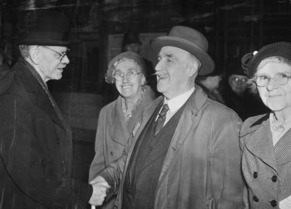 John Henry Bingham, Lord Mayor of Sheffield, 1954-1955: Sheffield Telegraph Old Folks visit to Cleethorpes