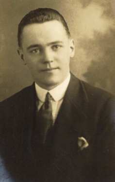 William Gregory Ibberson (known as Billy Ibberson) (1902 - 1988). Photograph taken probably at the time he started working for the family cutlery business, George Ibberson and Co. Ltd.