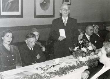 Rev Kahn's retirement reception dinner, Assembly Hall, Wilson Road Synagogue