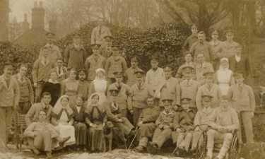 World War I injured soldiers, possibly at the Fir Vale Hospital (latterly the City General Hospital and Northern General Hospital), Fir Vale