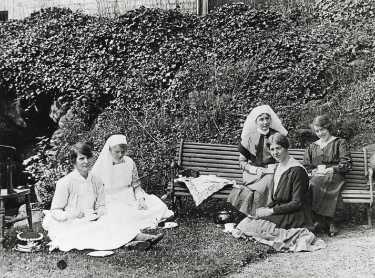 Group of nurses, possibly Fir Vale Hospital (latterly City General Hospital and the Northern General Hospital), Fir Vale c. 1914 - 18