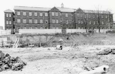 Building site for the Clinical Sciences Centre showing (back) Clock Tower building, Northern General Hospital, Fir Vale