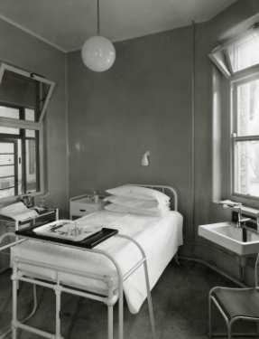 Isolation ward, City General Hospital (later the Northern General Hospital), Fir Vale, c.1950s