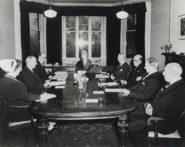 Board room meeting, City General Hospital and (later known as the Northern General Hospital), Fir Vale, c.1960