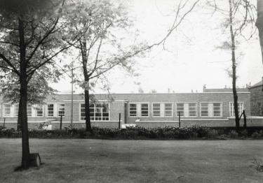 Extension to Sheffield Children's Hospital, Western Bank from Weston Park