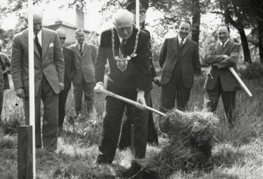 Lord Mayor, probably Alderman Harold Slack, cutting the first sod on the site of the new teaching hospital (Royal Hallamshire Hospital), Glossop Road c. 1961 - 1962