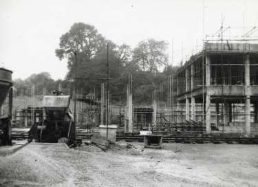 Construction of the new teaching hospital (Royal Hallamshire Hospital), Glossop Road 