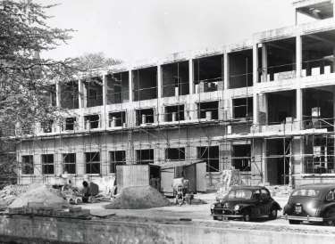 Construction of the new teaching hospital (Royal Hallamshire Hospital), Glossop Road