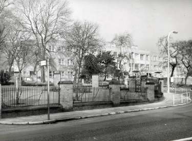 New teaching hospital (Royal Hallamshire Hospital), Glossop Road from Clarkehouse Road
