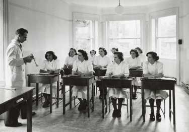 Anatomy class, School of Physiotherapy, Westbourne [House], Collegiate Crescent