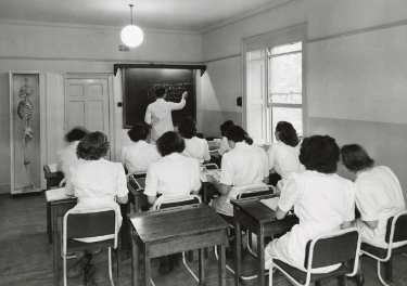 Anatomy class, School of Physiotherapy, Westbourne [House], Collegiate Crescent