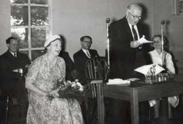 Event associated with the opening of the School of Physiotherapy, Westbourne [House], Collegiate Crescent, c.1949