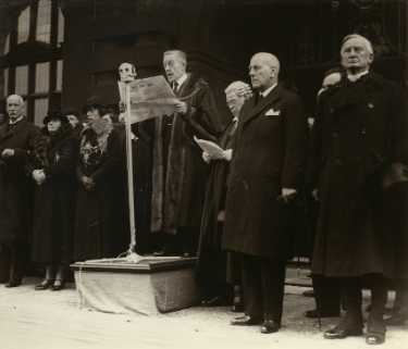 Proclamation of [accession of] King Edward VIII by Alderman Frank Thraves (d. 1952), J.P., Lord Mayor of Sheffield, 1935 -1936 outside Town Hall, Pinstone Street