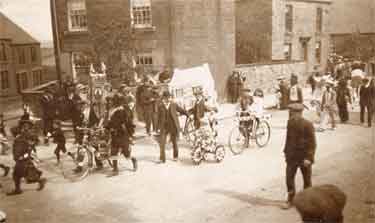 Mosborough Coronation (probably of King Edward VII and Queen Alexandra) procession, [1902]