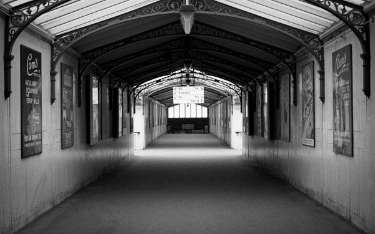 Footbridge between platforms, Sheffield Midland railway station, 1970s