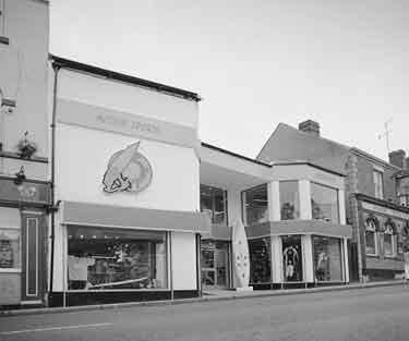Boatworld, Nos.125 - 129 London Road