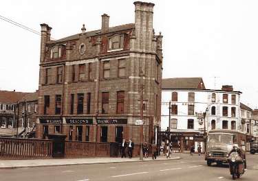 Williams Deacon's Bank Ltd., No. 1 Royal Victoria Buildings, Lady's Bridge showing (right) Grosvenor Temperance Hotel (left, also known as The Lion Hotel), No. 2 Nursery Street