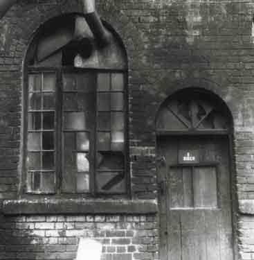 Ron Birch, the last outworking scissor borer and hardner, Butcher's Wheel Workshop, Arundel Street