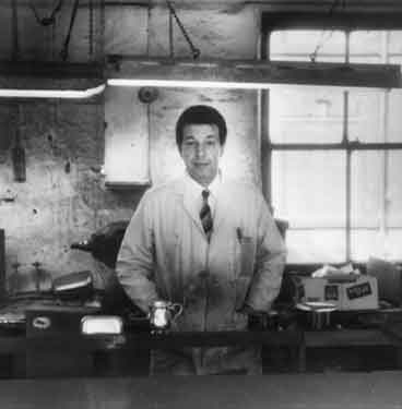 Gordon Dorling, hammerman and manager, Cornish Place Works