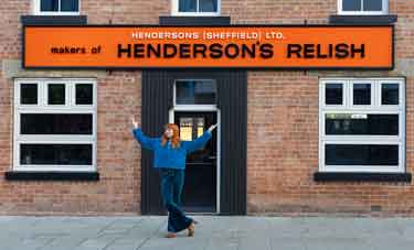 Sheffield Photographic Society Collection: Look Where I Am; Model shoot at the renovated Hendersons Sheffield Ltd., relish manufacturers No. 41 Leavygreave Road