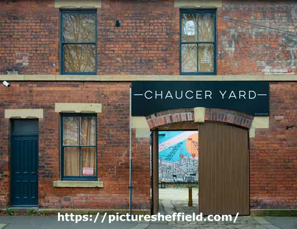 Sheffield Photographic Society Collection: Old and new at Chaucer Yard, corner of Clough Road and Countess Road