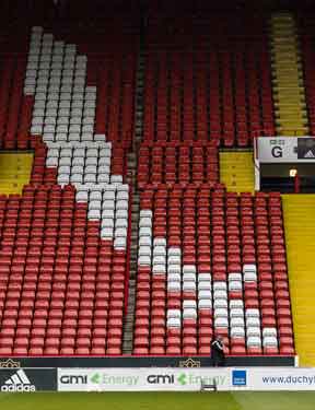 Sheffield Photographic Society Collection: Sheffield United Football Club, Bramall Lane, Have you a blade I can borrow