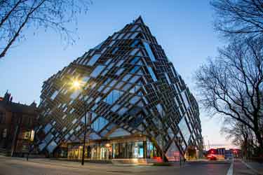 Sheffield Photographic Society Collection: The Diamond Building, University of Sheffield, Brook Hill at dusk