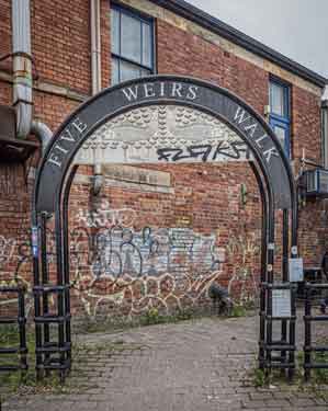 Sheffield Photographic Society Collection: Five Weirs Walk, Warren Street, near Norfolk Bridge