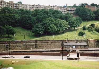 Sheaf Street (foreground) showing (centre) Sheffield Midland railway station platforms and (top) Park Hill Flats