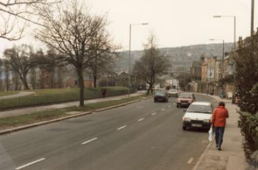 Middlewood Road showing (left) Hillsborough Park