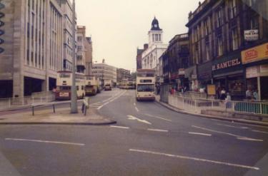 View from Castle Square of South Yorkshire buses on High Street showing (right) H. Samuel, jewellers. No. 45 High Street
