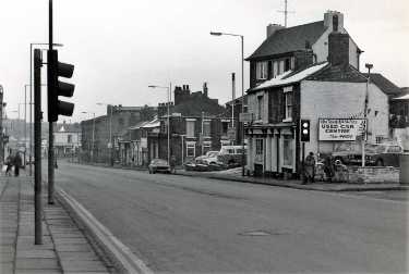Attercliffe Common at junction with (right) Worksop Road showing Park Garage used car centre