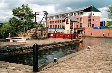 Victoria Quays / Canal Basin, Sheffield and South Yorkshire Navigation showing the locks and Basin Masters Office in front of Navigation House