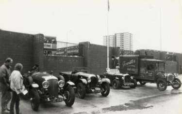 Vintage Bentley cars and Jewitts bread lorry at brewery open day, S. H. Ward and Co. Ltd., Sheaf Brewery, No. 129 Ecclesall Road showing (back right) Exeter Drive Flats, Broomhall