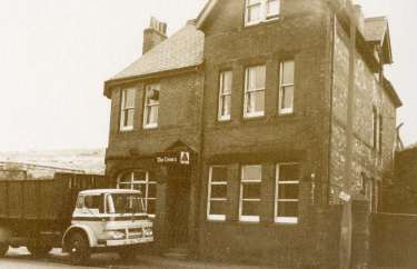 The Crown Inn, No. 21 Meadowhall Road