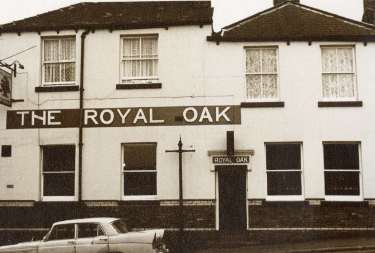 The Royal Oak public house, No. 11 Hollis Croft