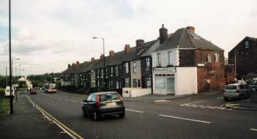 Mansfield Road showing (centre) No. 304 Exquisite, hair stylists and (right) Stanhope Road
