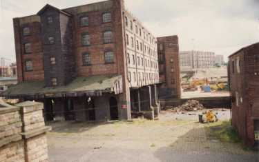 Renovation of Canal Basin showing (left) the Straddle Warehouse