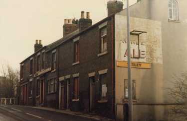 Nos. 496 - 504 Gleadless Road showing (centre) No. 500 Prospect View Hotel, c.1980