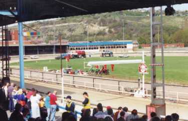 Car racing at Owlerton Stadium, Penistone Road