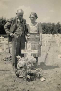 Grave of Trooper Kenneth James Button, St. Desir War Cemetery, France