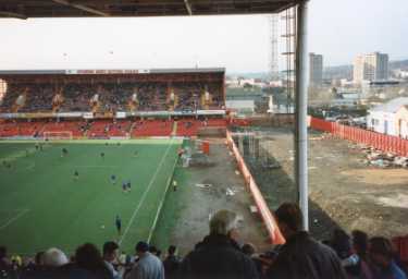 Bramall Lane football ground, Sheffield United Football Club looking from Kop towards Bramall Lane end stand and showing (right) the demolished John Street stand