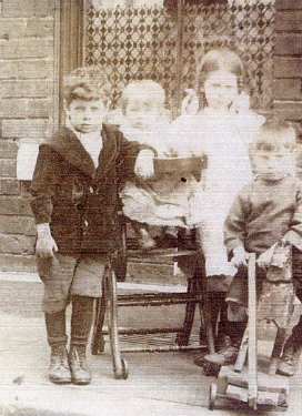 Carter Family: Kate, Walter and Marie Carter, c. 1917