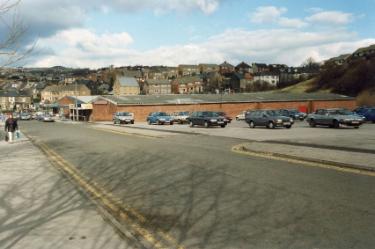 Kilner Way looking towards Halifax Road