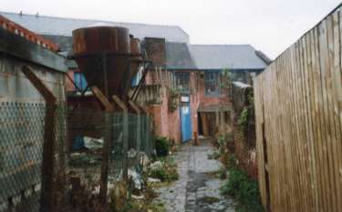 Burnt Tree Lane (rear of Meadow Street) 