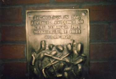 Plaque on Blonk Street commemorating clay tobacco pipe manufacturing