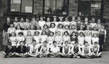 Malin Bridge County School, Dykes Lane showing (top left) Mrs Mainwaring, teacher