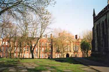 Sir Frederick Mappin Building, Faculty of Engineering, University of Sheffield, Mappin Street from grounds of St George's C. of E. Church, Brook Hill