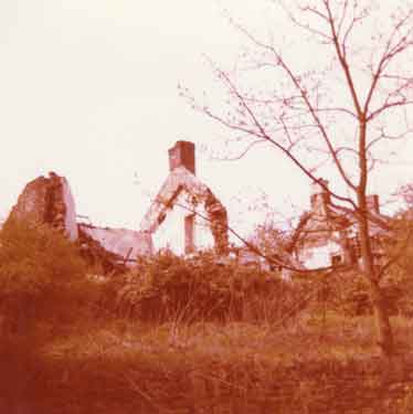 Derelict farm at Deepcar